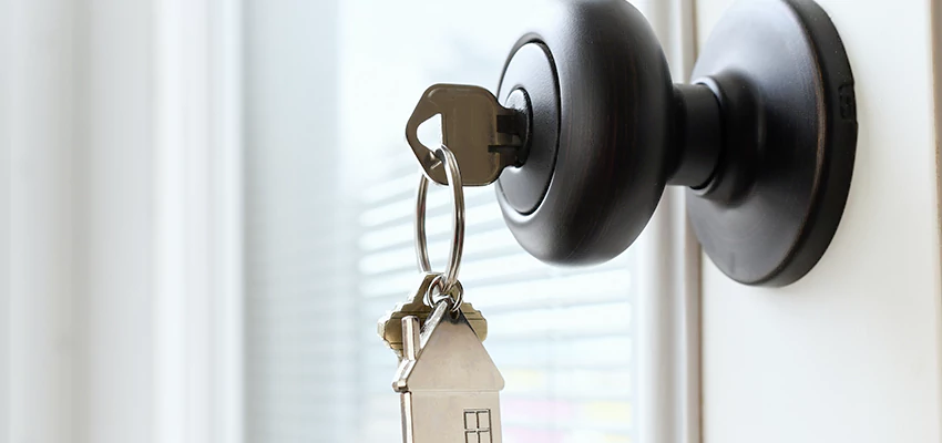 Bifold Door Knob Replacement in Los Alamitos, California